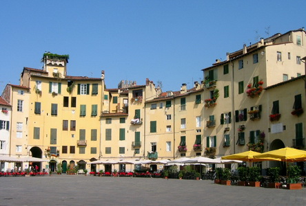 Lucca Toscana