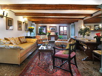 Apartment in Venice living